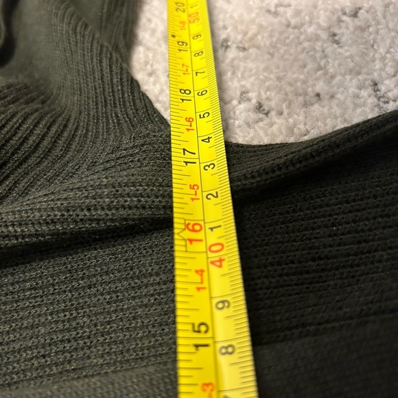 Lululemon Size 4 NWT sweater wrap dark green - Picture 14 of 16